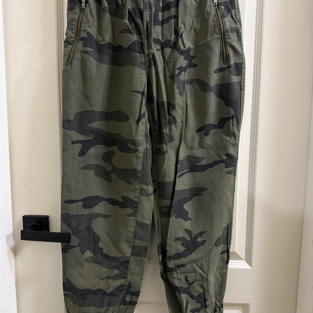 TNA Green and Black Cargo Style Pants with Camouflage Design